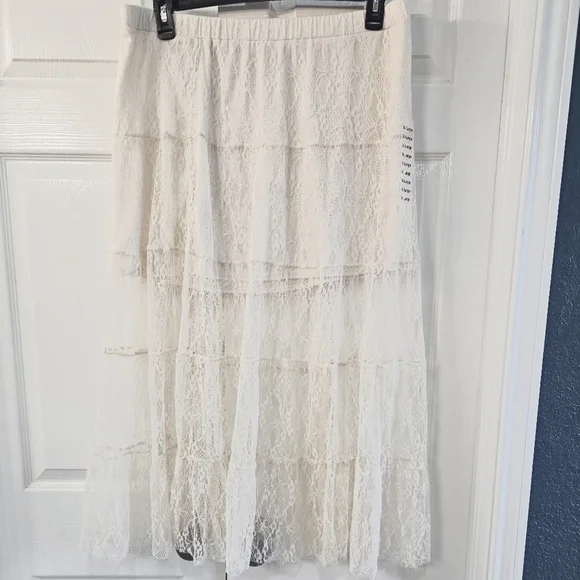 NWT And Now This (Macy's) Pull-on Tiered Lace Maxi Skirt XL Cream - Picture 5 of 8